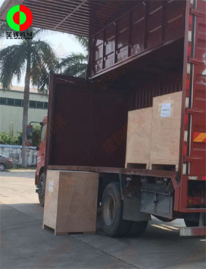 越南客戶訂購(gòu)的水產(chǎn)加工設(shè)備裝車發(fā)貨，按期交付！