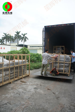 江蘇客戶訂購(gòu)的多套渦流洗菜機(jī)組裝車發(fā)貨！