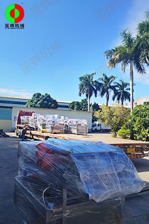 兩條蔬果清洗加工設(shè)備線裝車交付上?？蛻?！